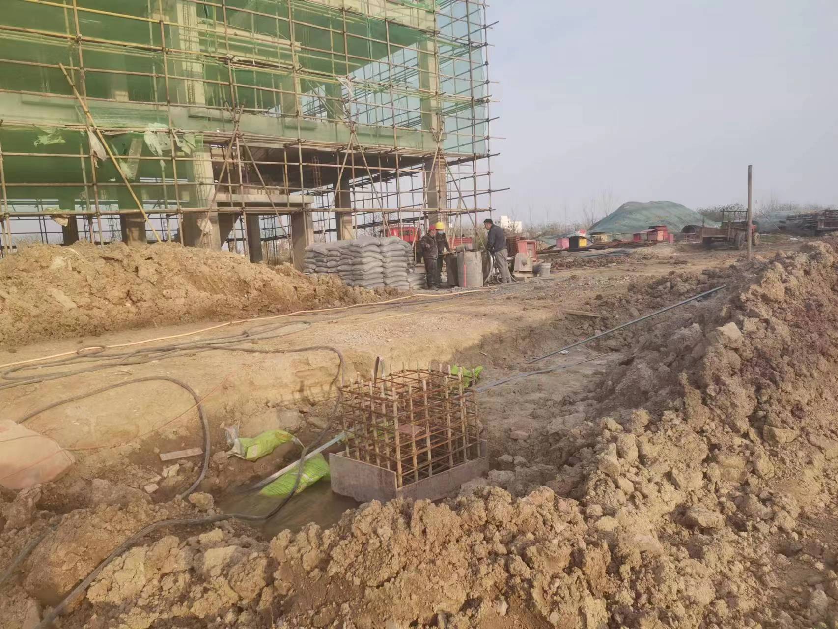 丘北当桥梁出现裂缝的时候应该及时加固修补